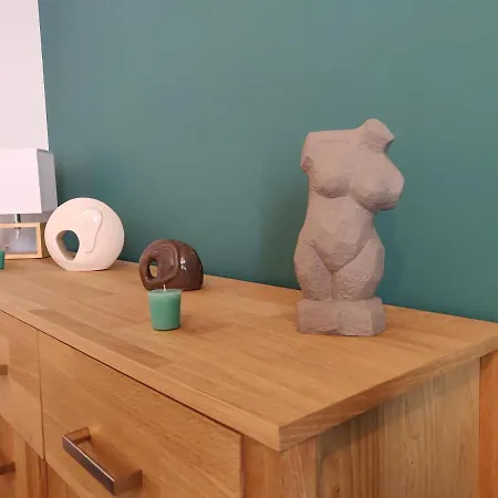 アパート Scandinave - Proche Gare & Centre-ville - Stationnement - Cour Interieure Table & Chaises サン・ブリュー