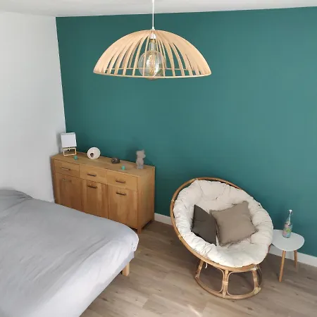 Scandinave - Proche Gare & Centre-ville - Stationnement - Cour Interieure Table & Chaises * Saint-Brieuc