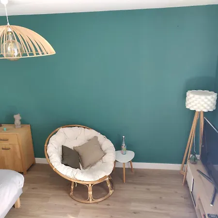 Scandinave - Proche Gare & Centre-ville - Stationnement - Cour Interieure Table & Chaises *