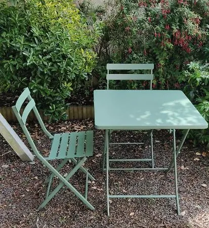 Apartment Scandinave - Proche Gare & Centre-ville - Stationnement - Cour Interieure Table & Chaises